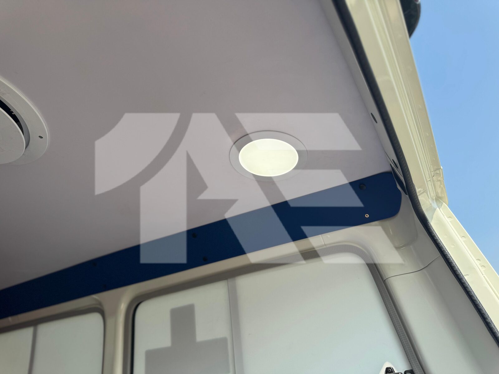 Toyota LC78 Mobile Ambulance Unit photo 32