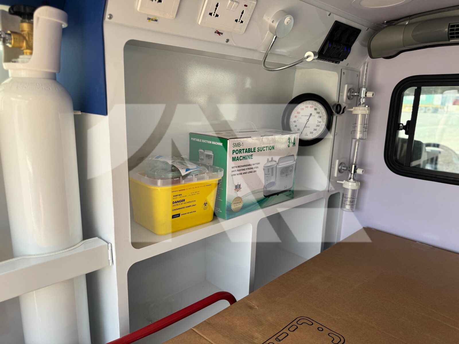Toyota LC78 Mobile Ambulance Unit photo 33