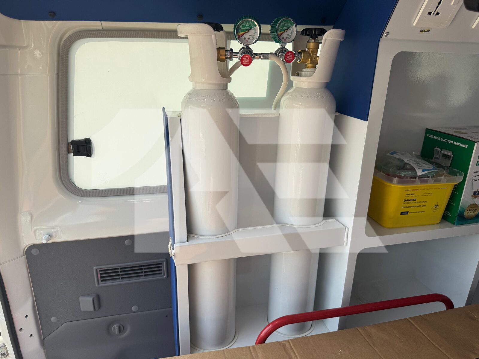 Toyota LC78 Mobile Ambulance Unit photo 36
