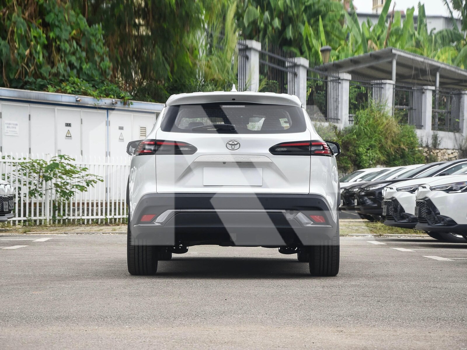 Toyota Frontlander photo 6