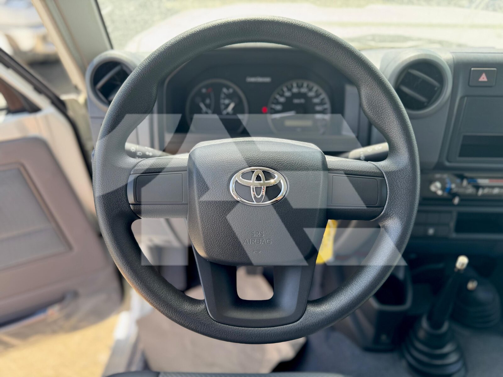 Toyota Land Cruiser LC76 photo 21
