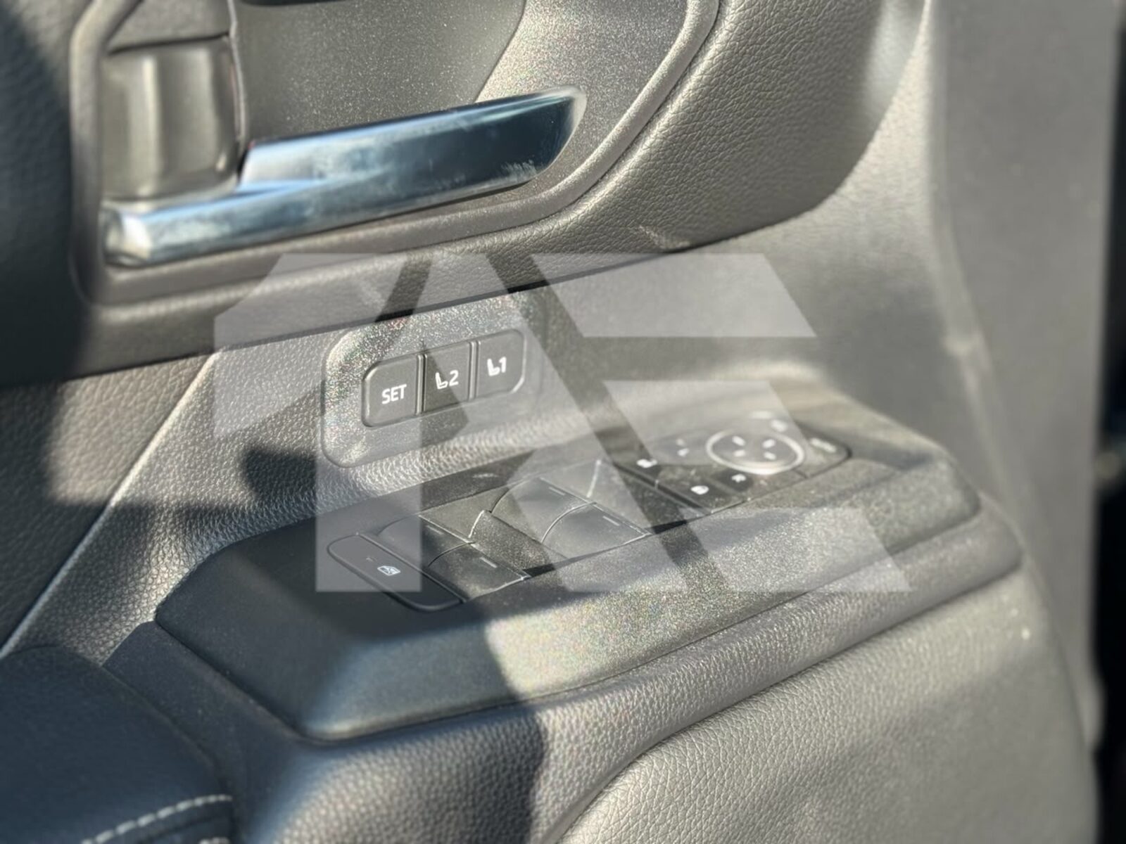 Toyota Land Cruiser Prado Premium photo 14