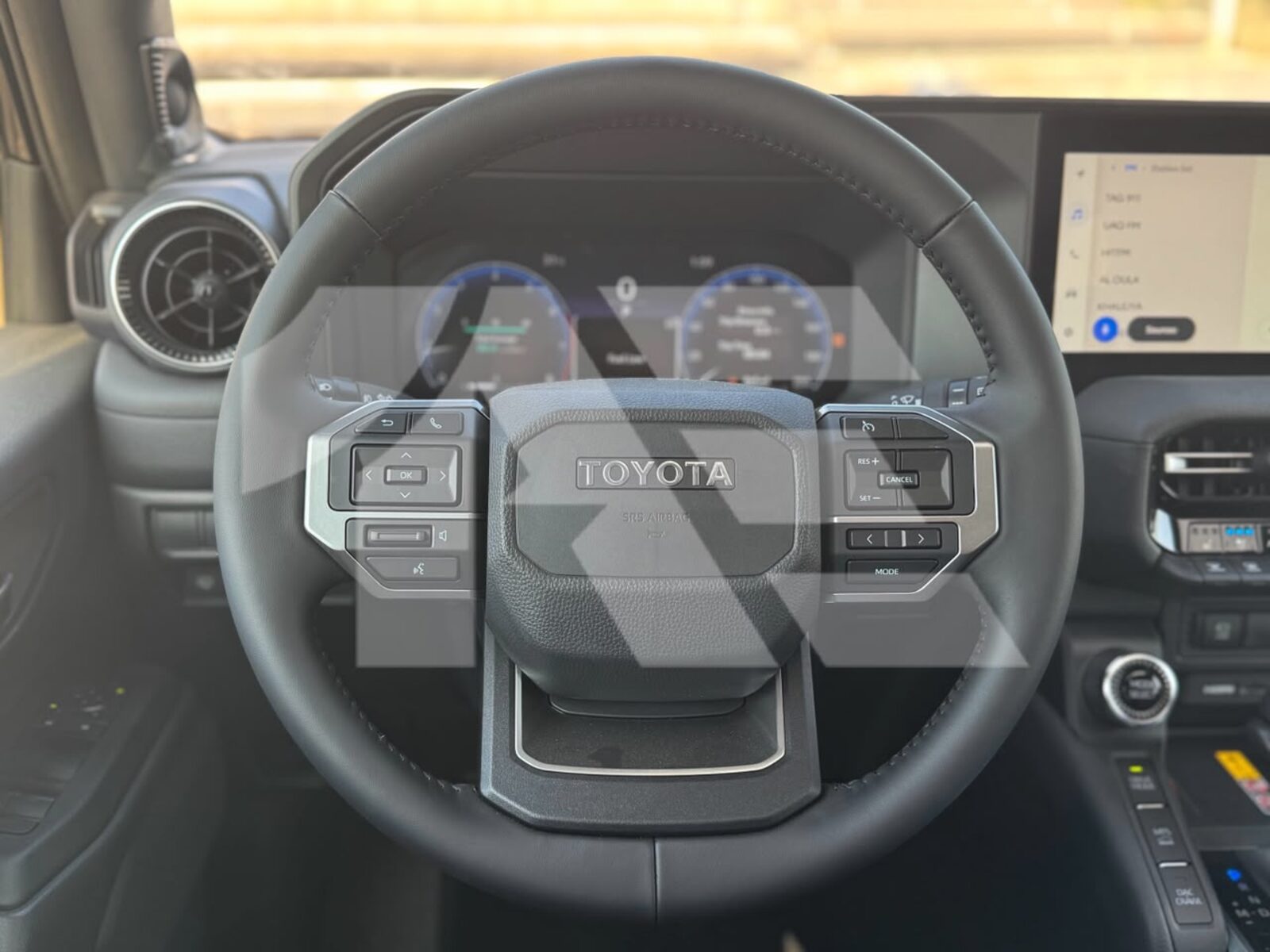Toyota Land Cruiser Prado Premium photo 25