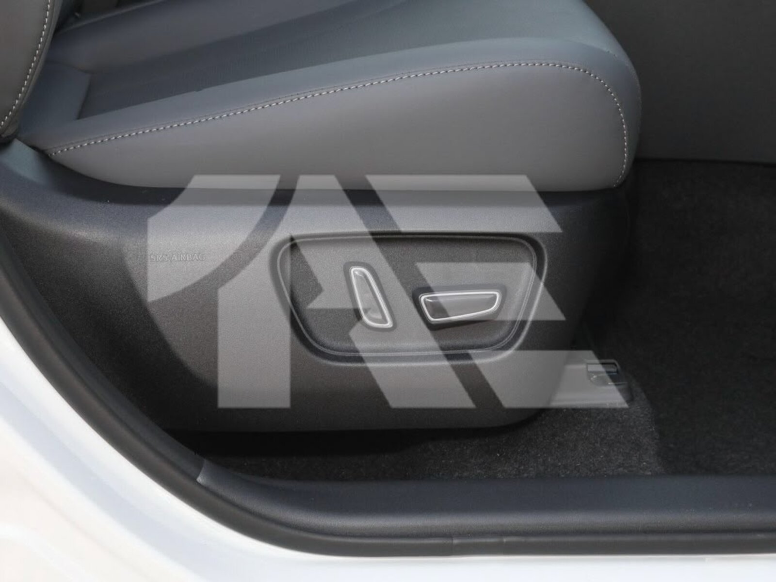 Toyota RAV4 Luxury photo 21