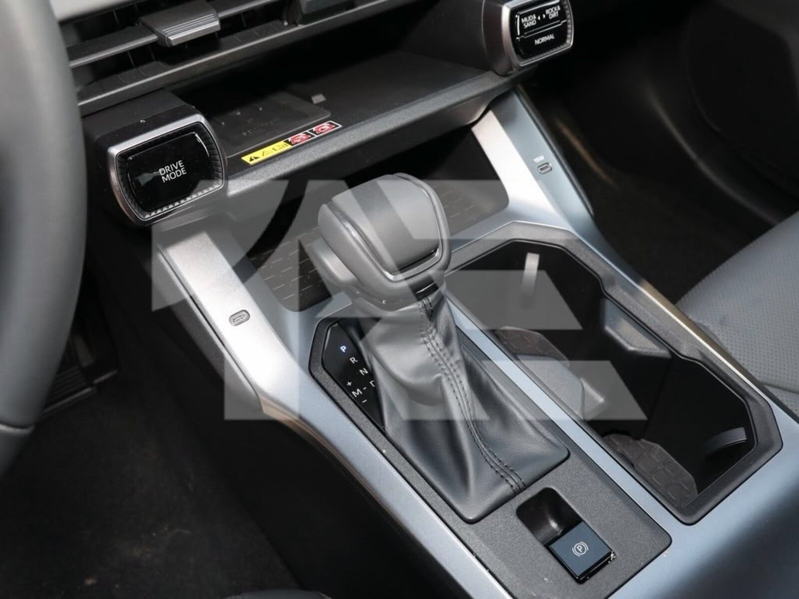 Toyota RAV4 Luxury photo 26