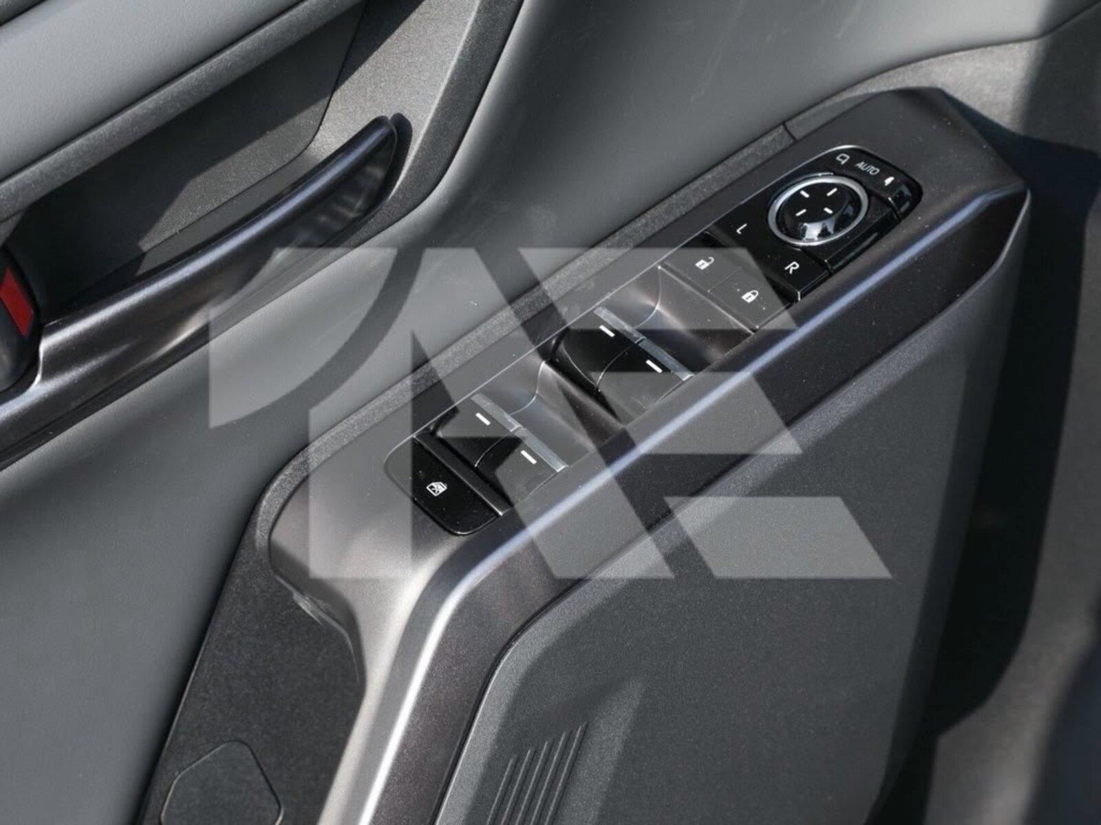 Toyota RAV4 Luxury photo 31