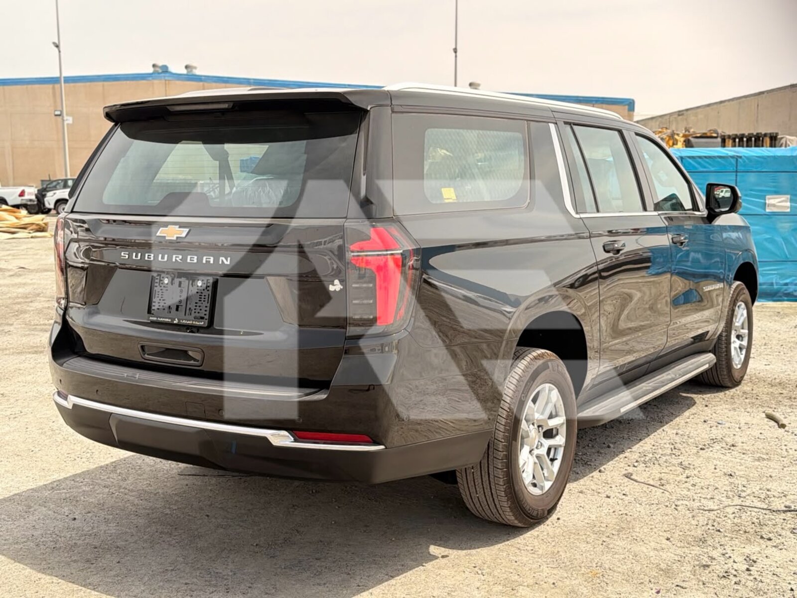 Chevrolet Suburban LS photo 5