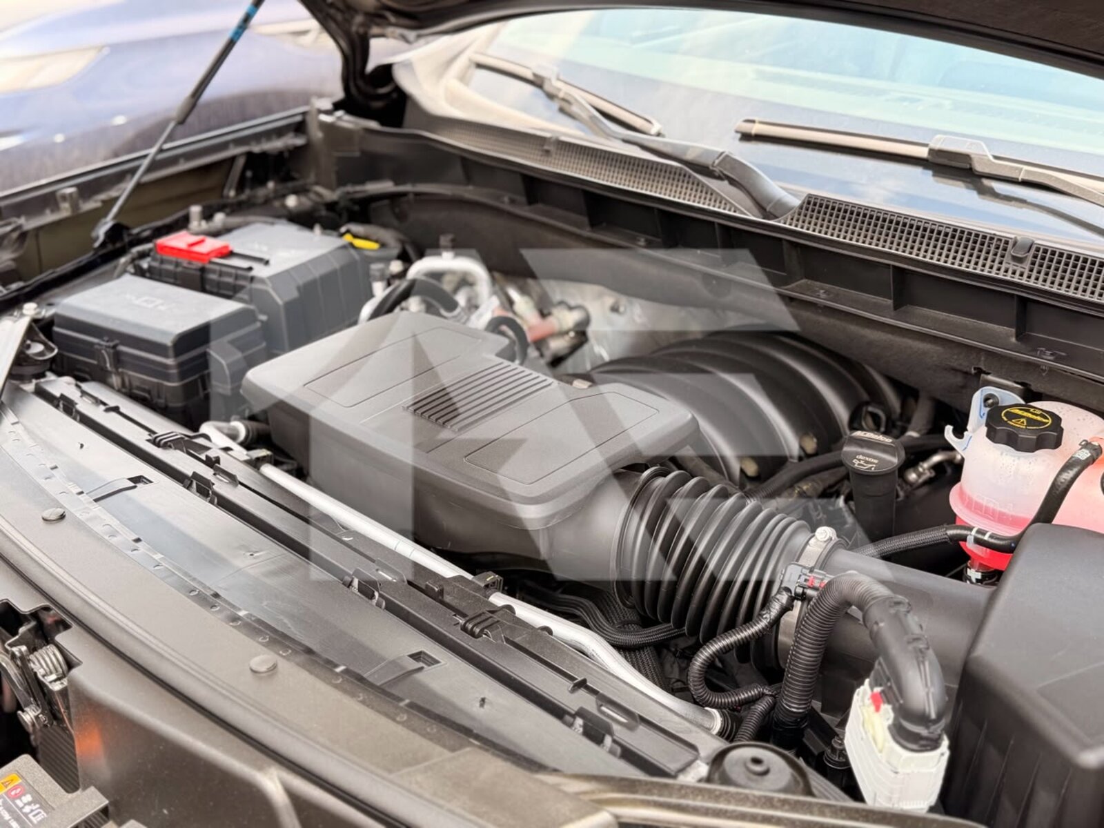 Chevrolet Suburban LS photo 13