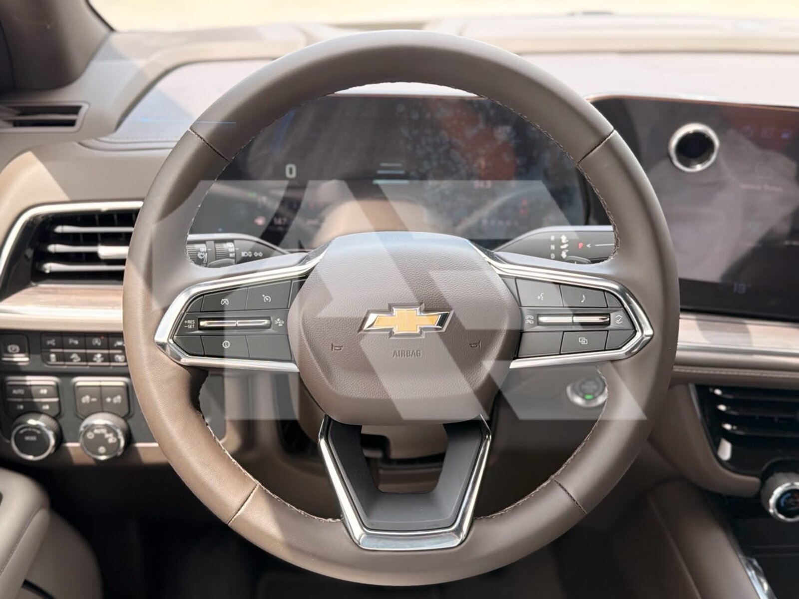 Chevrolet Suburban LS photo 23