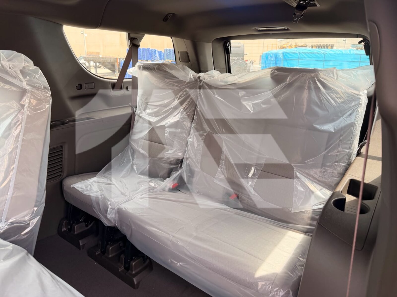 Chevrolet Suburban LS photo 32