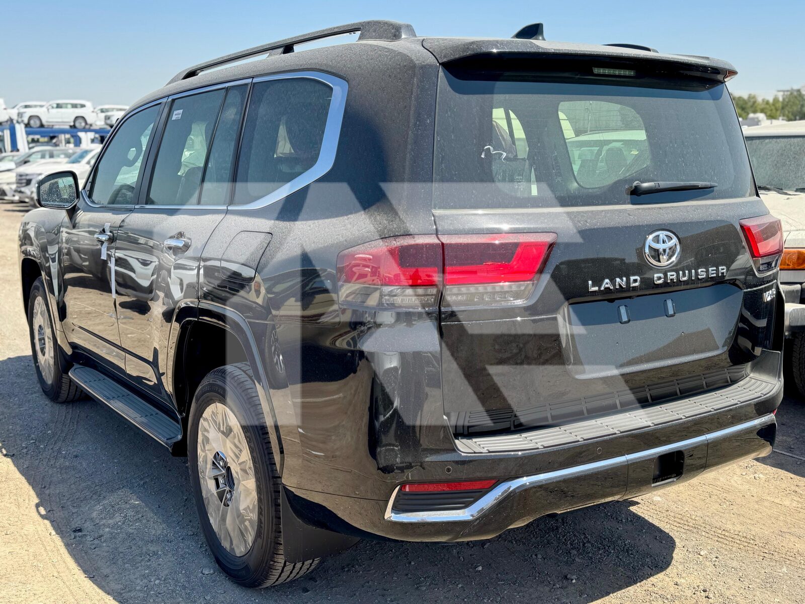 Toyota Land Cruiser VXR photo 5