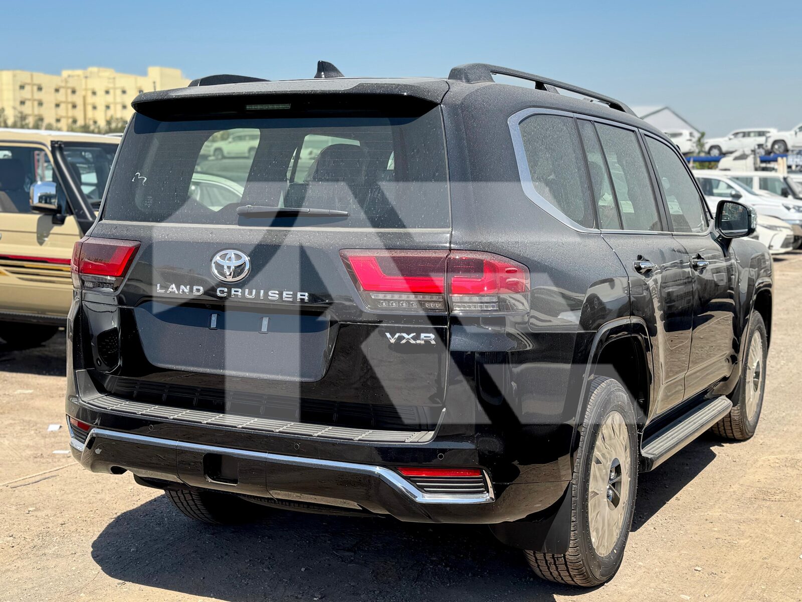 Toyota Land Cruiser VXR photo 7