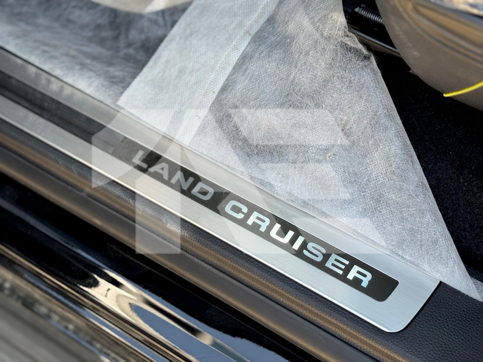 Toyota Land Cruiser VXR photo 11