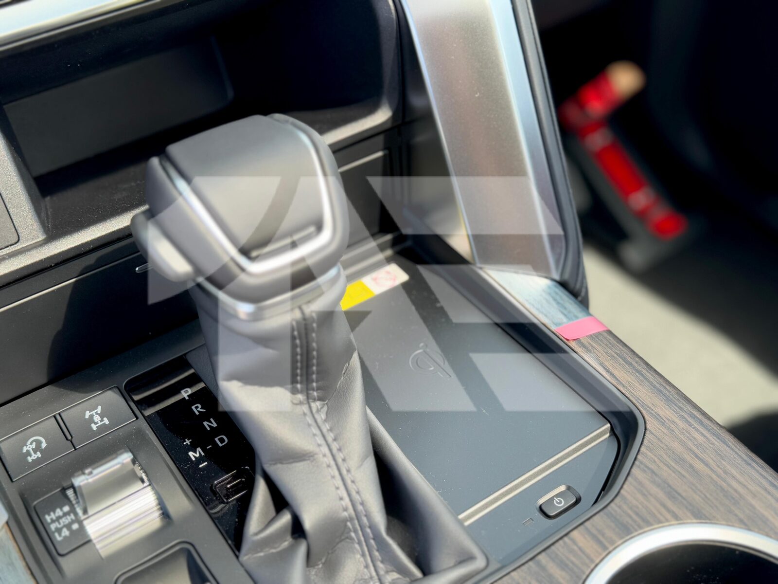 Toyota Land Cruiser VXR photo 25