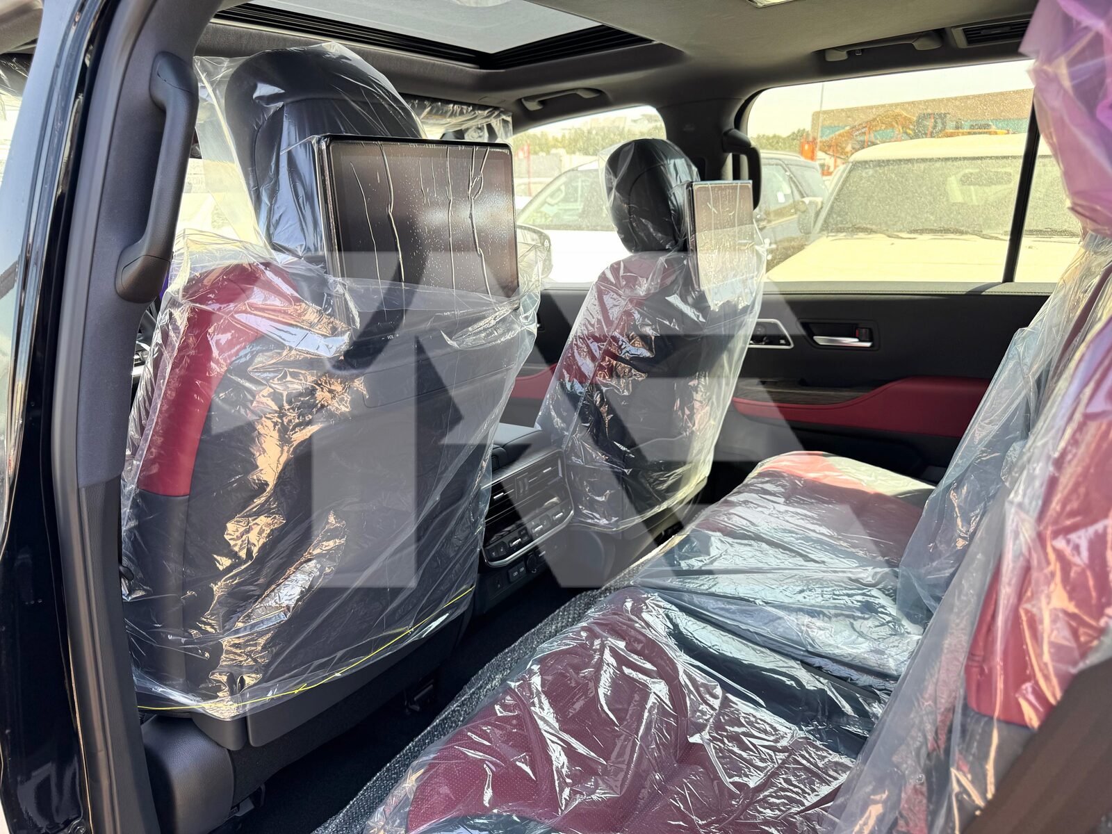 Toyota Land Cruiser VXR photo 31