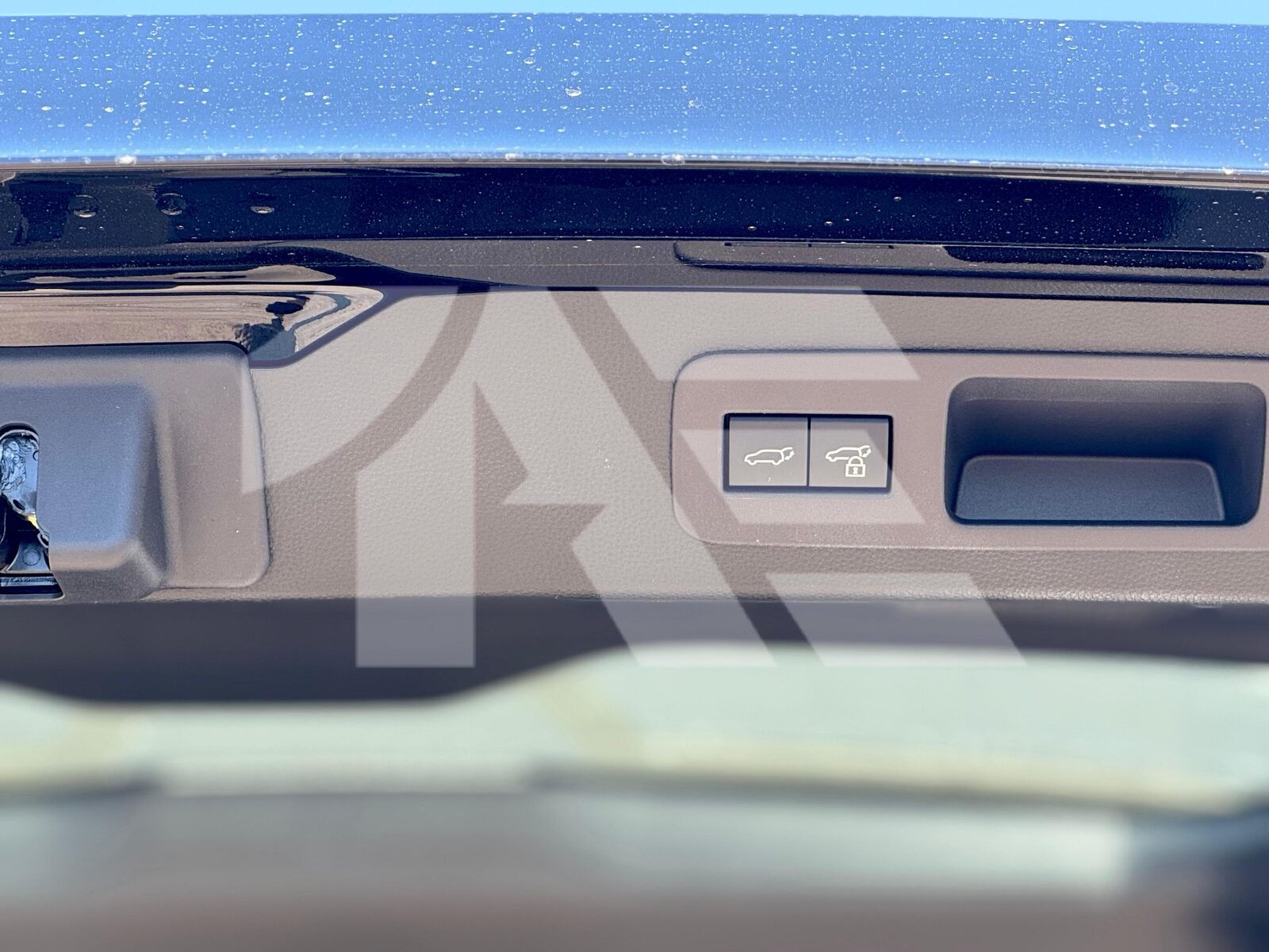 Toyota Land Cruiser VXR photo 36